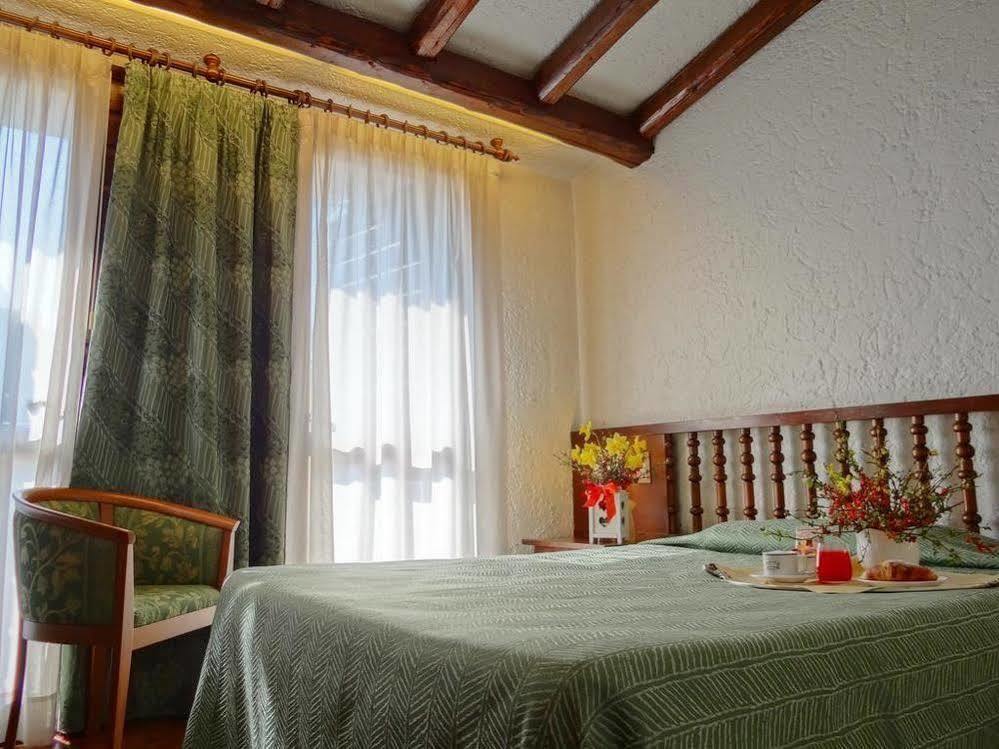 Hotel El Rustego à Rubano Extérieur photo